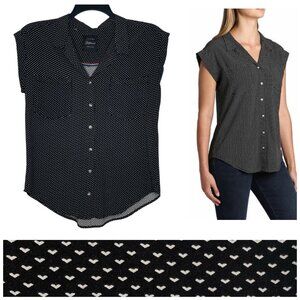 Jachs Girlfriend Blouse Size Small Hearts Pattern Button Closure Cap Sleeves